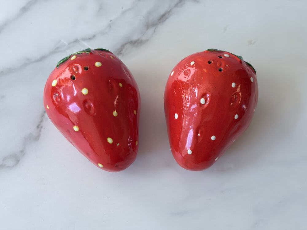Vintage Ceramic Strawberry Salt & Pepper Shakers | Kitschy Fruit Kitchen Decor